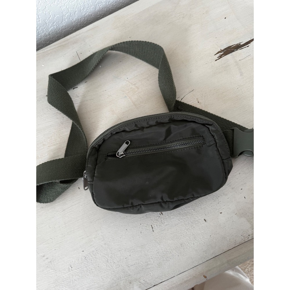 Wild Fable Olive Green Nylon Belt Bag Fanny Pack Small Crossbody Bag‎